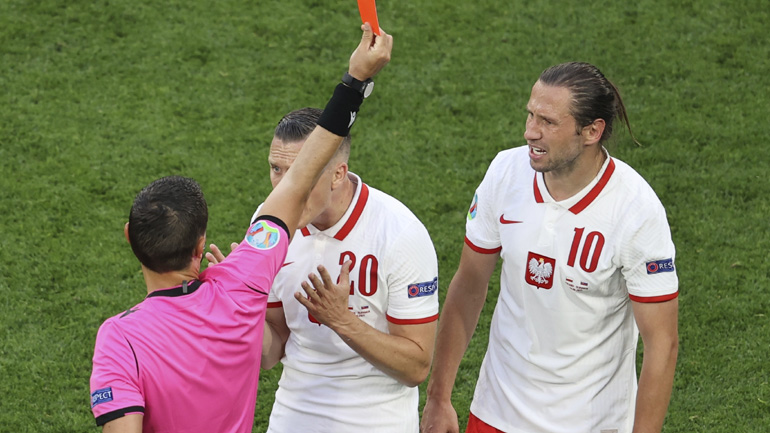 Euro 2020: Τα λιγότερα φάουλ στην ιστορία μετά από 10 παιχνίδια