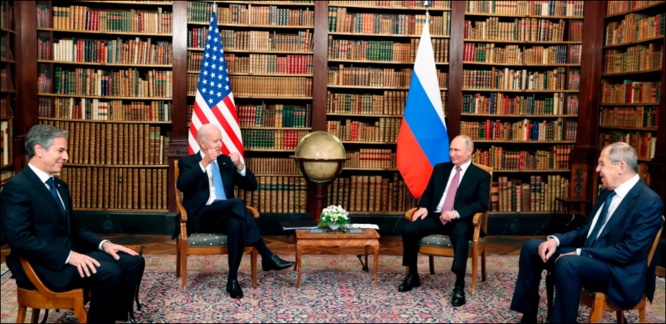 Η κατ' ιδίαν συζήτηση των δυο ηγετών, παρουσία των υπουργών Εξωτερικών, Άντονι Μπλίνκεν και Σεργκέι Λαβρόφ.