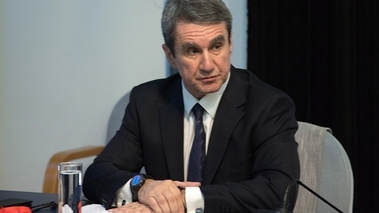 Με “Carmina Burana” διεκδικεί ο Λοβέρδος την ηγεσία του Πασόκ