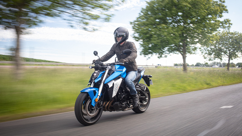 Προσιτό τόσο οικονομικά όσο και οδηγικά το νέο GSX-S 950.