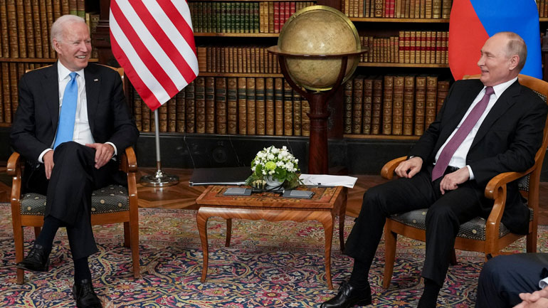 Oλοκληρώθηκαν οι συνομιλίες Μπάιντεν-Πούτιν