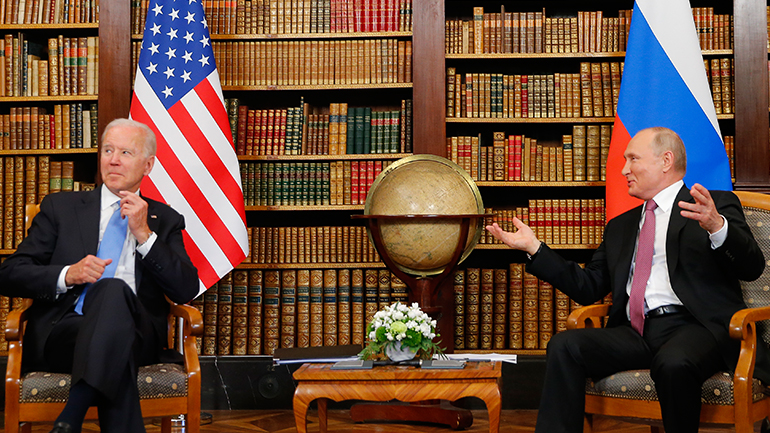 Άναψαν τα αίματα μεταξύ ρωσικών και αμερικανικών ΜΜΕ στη σύνοδο κορυφής Μπάιντεν-Πούτιν