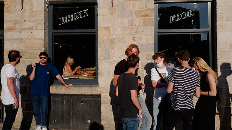 Γαλλία: Άρση της απαγόρευσης της κυκλοφορίας – Τέλος η μάσκα σε εξωτερικούς χώρους