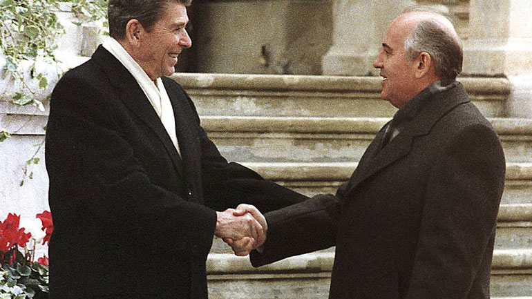 Μνήμες από τη συνάντηση Ρίγκαν-Γκορμπατσόφ το 1985 φέρνει η Σύνοδος της Γενεύης