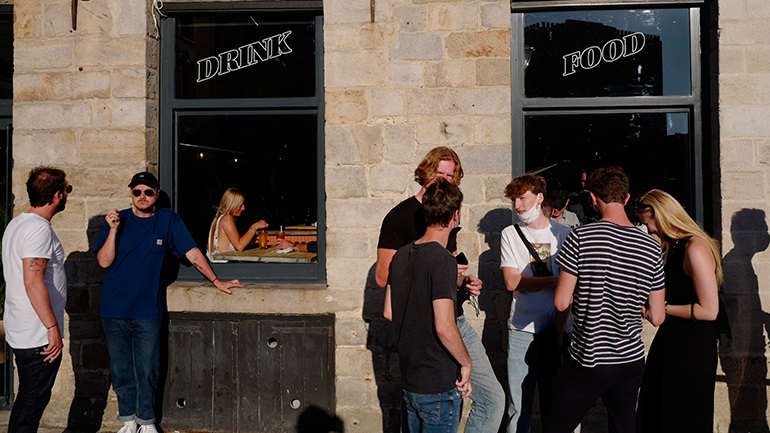 Η Γαλλία θα επιτρέψει την επαναλειτουργία των νυχτερινών κέντρων διασκέδασης τον Ιούλιο