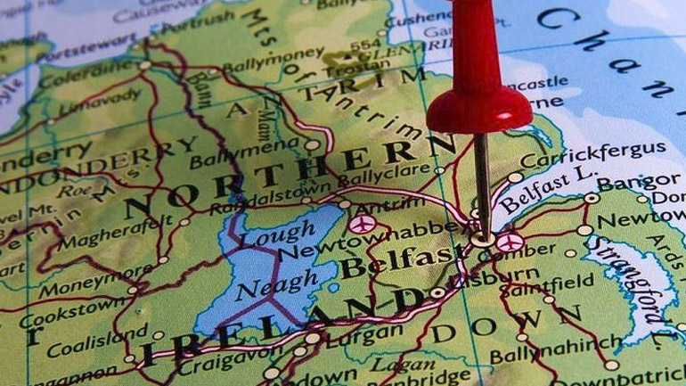 Βρετανία-Βόρεια Ιρλανδία: Συμφωνία για τη διατήρηση της από κοινού διακυβέρνησης στο Μπέλφαστ