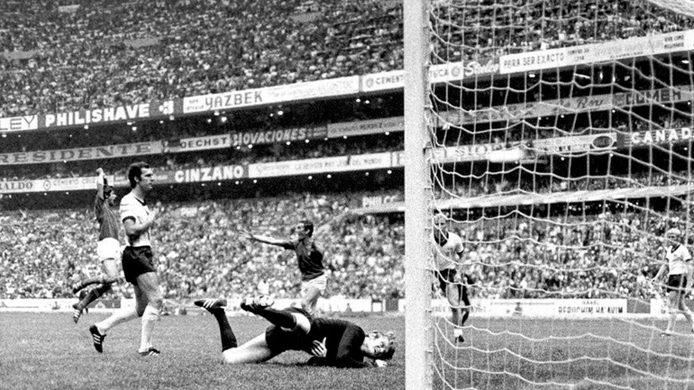 Όταν ο Έλληνας πρωτογνώρισε τη μαγεία της μπάλας…