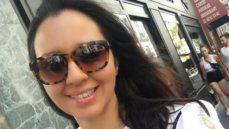 Η Έλλη Λυραράκη στο The Pop Up Project στον κήπο του Μουσείου Φυσικής Ιστορίας Γουλανδρή Η Έλλη Λυραράκη στο The Pop Up Project στον κήπο του Μουσείου Φυσικής Ιστορίας Γουλανδρή