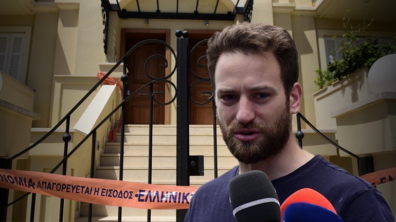 Η ομολογία του 32χρονου πιλότου λίγο πριν οι αστυνομικοί του περάσουν τις χειροπέδες