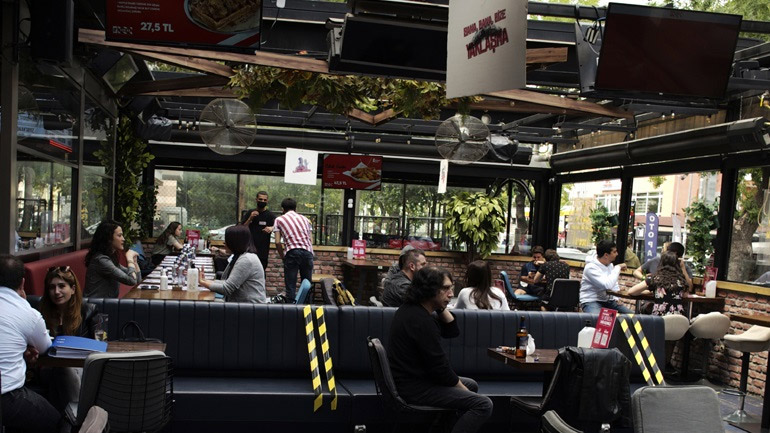 Τουρκία: Σχεδόν 6.000 κρούσματα κορωνοϊού το τελευταίο 24ωρο