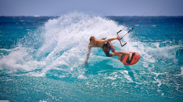 Θαλάσσια σπορ και τραυματισμοί στο άνω άκρο