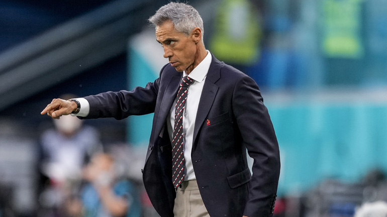 Σόουζα: «Ο Λεβαντόφσκι θυσιάζεται για την ομάδα»