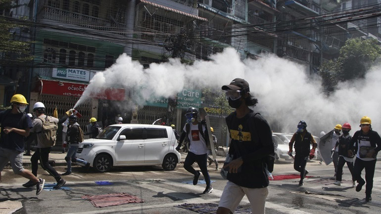 Μιανμάρ: Η Γενική Συνέλευση του ΟΗΕ ζητεί να σταματήσουν οι παραδόσεις όπλων