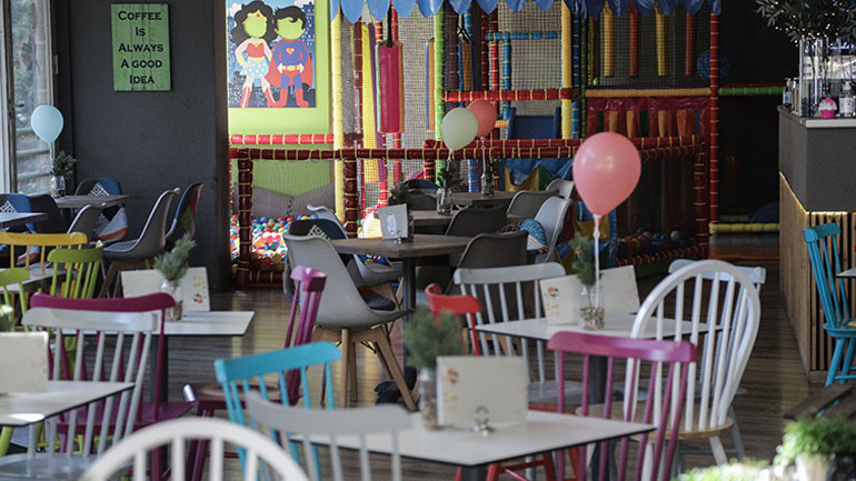 Επαναλειτουργούν από σήμερα παιδότοποι, λούνα παρκ και υπηρεσίες ευεξίας