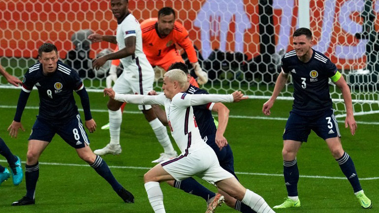 Ποδόσφαιρο εργοστασιακό χωρίς τον πρωτομάστορα