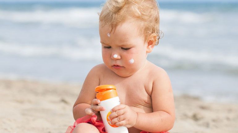 Πώς να επιλέξετε το ιδανικό αντηλιακό για το παιδί σας