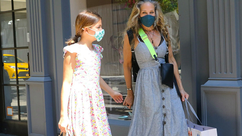 H Sarah Jessica Parker και η κόρη της βγήκαν βόλτα με matching mules!