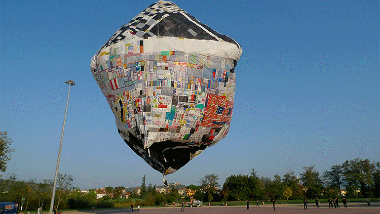 «Museo Aereo Solar» – Ένα αερόστατο από πλαστικά απορρίμματα στην Μπιενάλε της Βενετίας