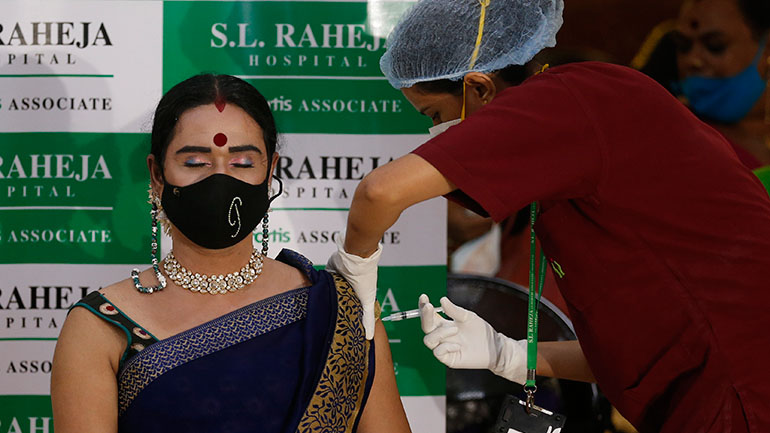 Ινδία: Άνοιξε ο εμβολιασμός για όλους τους ενήλικες άνω των 18 ετών Ινδία: Άνοιξε ο εμβολιασμός για όλους τους ενήλικες άνω των 18 ετών