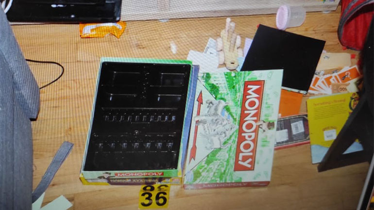 Γλυκά Νερά: Η Monopoly στην οποία ο πιλότος «έκρυψε» τα χρήματα