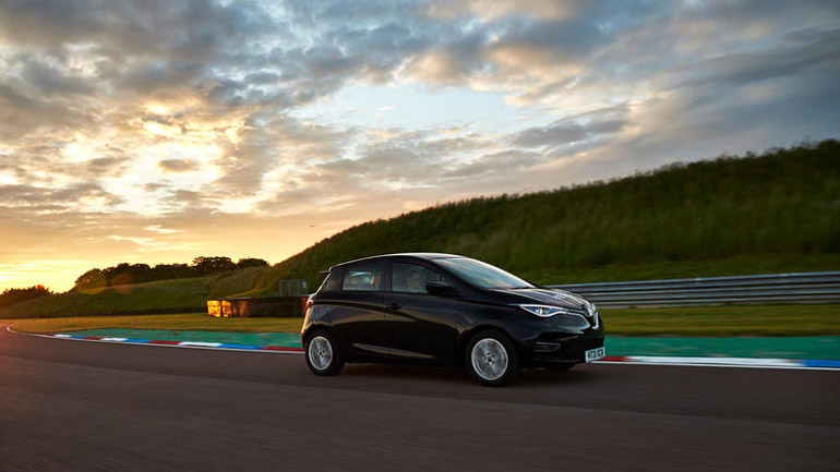 Το ηλεκτρικό μοντέλο της Renault έκανε 765 χιλιόμετρα με μία φόρτιση