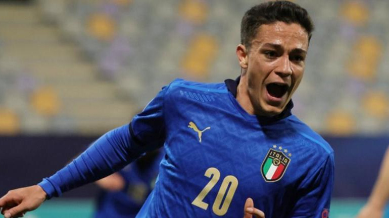 Ρασπαντόρι: Το πρωί διαβάζει για το Πανεπιστήμιο και το απόγευμα παίζει με την Εθνική Ιταλίας στο Euro!