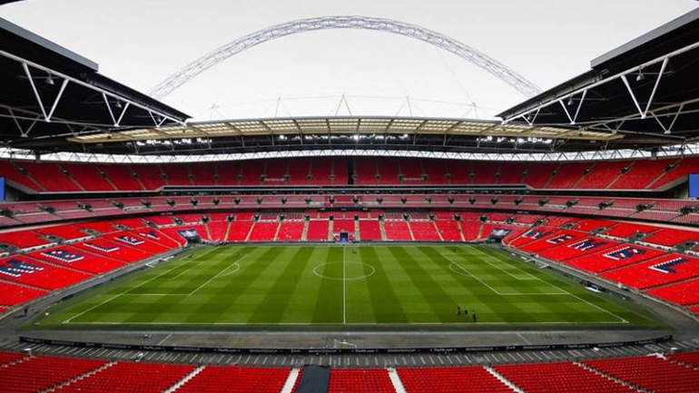 Euro 2020: Η UEFA δεν σχεδιάζει να «μεταφέρει» τον τελικό και τους ημιτελικούς