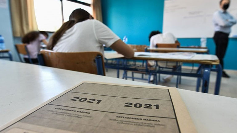 Πανελλαδικές Εξετάσεις 2021: «Βατά» τα θέματα σε Ιστορία, Οικονομία – «Δυσκολίες» σε Φυσική
