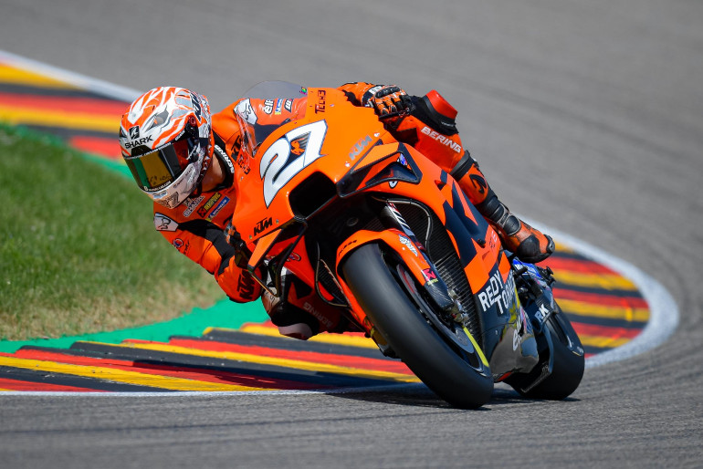 Αναμένεται να βελτιωθούν τα αποτελέσματα της Tech3 αν ακολουθήσουν το παράδειγμα της εργοστασιακής ομάδας.