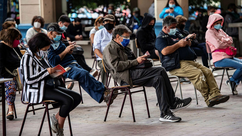 Η Χιλή μελετά τη χορήγηση 3ης ενισχυτικής δόσης των εμβολίων για τον κορωνοϊό