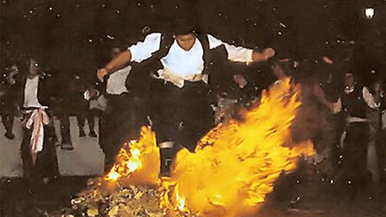 Η παραμονή της γιορτής τ’ Αϊ-Γιαννιού και τα δημοφιλέστερα έθιμα του καλοκαιριού