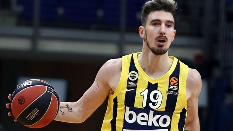 Παραμένει στη Φενερμπαχτσέ ο Ντε Κολό