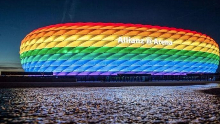 Η γαλλική προεδρία «λυπάται βαθιά» για την απόφαση της UEFA