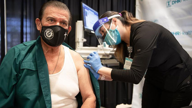 Απολύθηκαν ή παραιτήθηκαν πάνω από 150 εργαζόμενοι σε νοσοκομείο του Τέξας που αρνήθηκαν να ανοσοποιηθούν