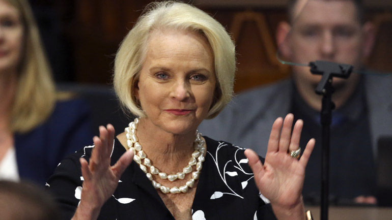 Η χήρα του Τζον Μακέιν ονομάστηκε πρεσβεύτρια των ΗΠΑ σε υπηρεσία του ΟΗΕ