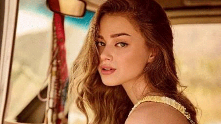 H Stefania προωθεί την Ελλάδα μέσα από το νέο της international single «Mucho Calor»