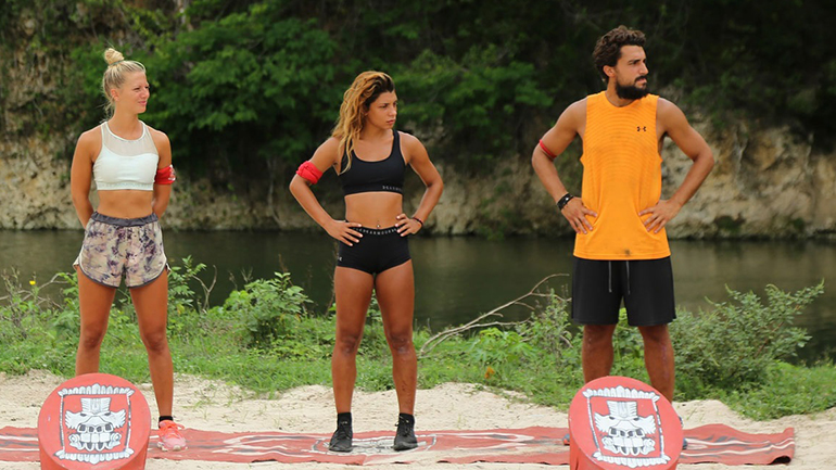 Survivor: Τα καρφιά της Ελένης Χαμπέρη για τον Σάκη Κατσούλη και τη Μαριαλένα Ρουμελιώτη Survivor: Τα καρφιά της Ελένης Χαμπέρη για τον Σάκη Κατσούλη και τη Μαριαλένα Ρουμελιώτη