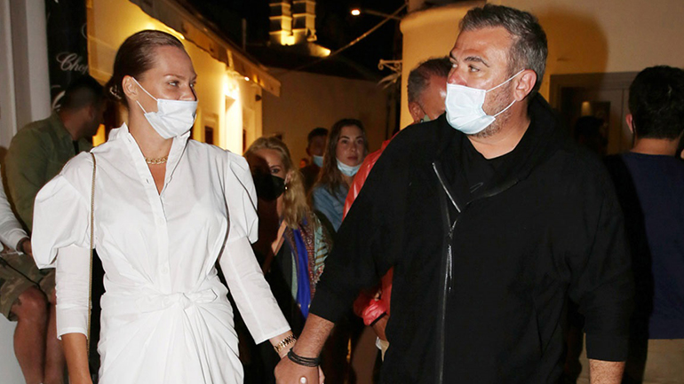 Το shirt dress της Υβόννης Μπόσνιακ που θέλουμε στη βαλίτσα των διακοπών μας