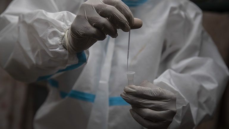 Η Ρωσία ανακοίνωσε 21.665 νέα κρούσματα Covid-19 και 619 θανάτους