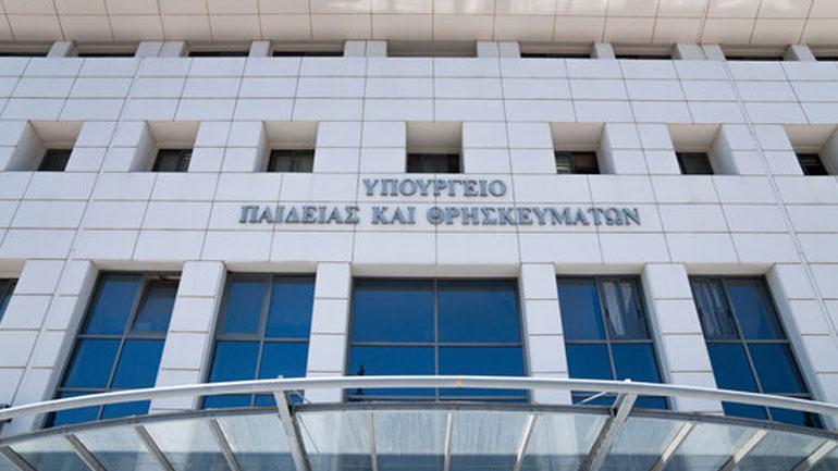 Κατεπείγουσα αγωγή της Νίκης Κεραμέως κατά της ΟΛΜΕ για την υπονόμευση των εξετάσεων των Προτύπων Σχολείων