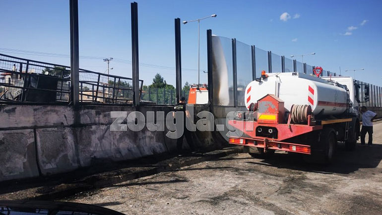 Φωτιά σε φορτηγό όχημα επί της Αθηνών Λαμίας