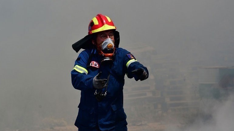 Υπό μερικό έλεγχο η πυρκαγιά στη Βραυρώνα Αττικής