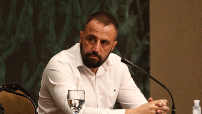 Βασιλαράς: «Με ποσοστό άνω του 50% και με εμβολιασμένους τα γήπεδα»