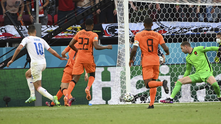 Aποκλεισμός-σοκ για την Ολλανδία – Ηττήθηκε 2-0 από την Τσεχία