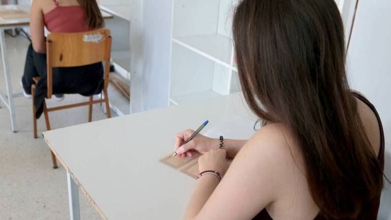 Ολοκληρώνονται σήμερα οι Πανελλαδικές – Αύριο η έναρξη για τα ειδικά μαθήματα