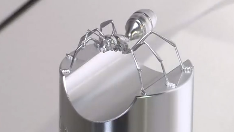 Μυρμήγκι από μηχανή CNC 