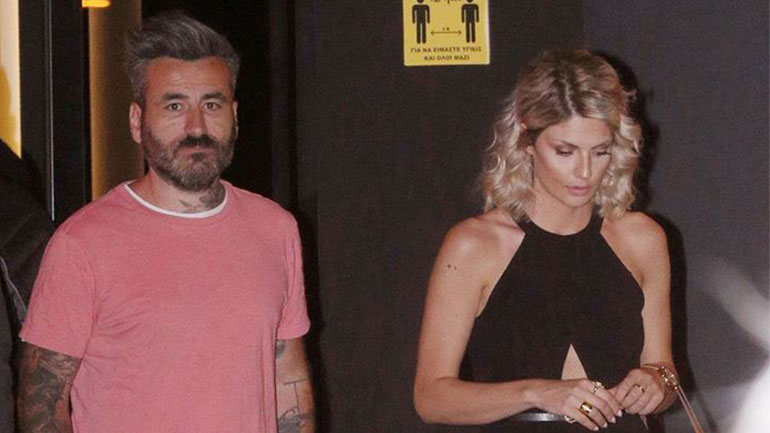 Ο Γιώργος Μαυρίδης ποζάρει με τη σύντροφό του και τον γιο της