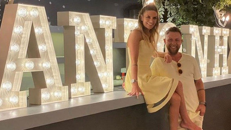 Γιάννης Βαρδής- Νατάσα Σκαφίδα: Βάφτισαν τον γιο τους, Αντώνη