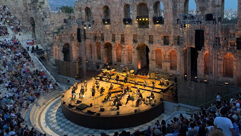 Επιστροφή στην κανονικότητα και πολύς κόσμος στο Ηρώδειο για την Αρβανιτάκη