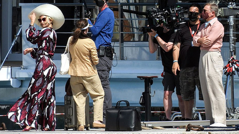 Kate Hudson – Daniel Craig: Οι πρώτες φωτογραφίες από τα γυρίσματα της νέας τους ταινίας στις Σπέτσες